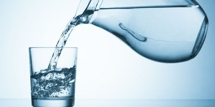Benefícios de Beber Água com Frequência